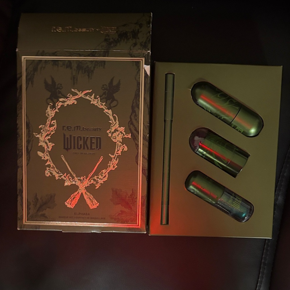 r.e.m. beauty Wicked Elphaba set New / not used - Picture 3 of 3